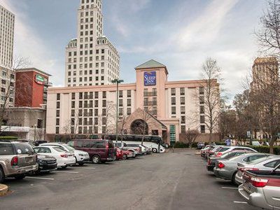 Hotel Moxy Downtown