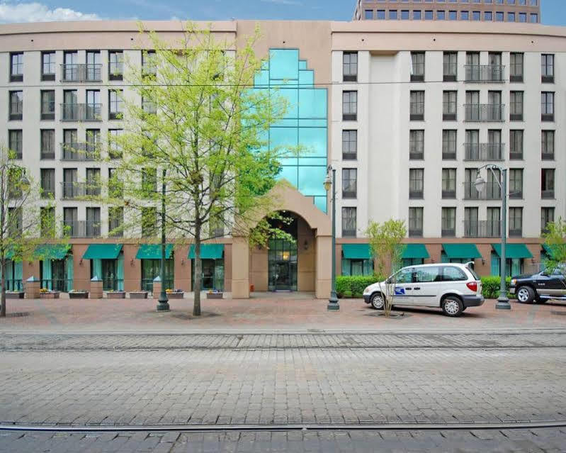 Moxy Downtown