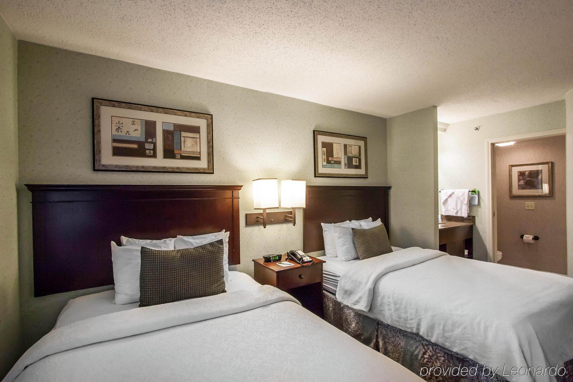 Hotel Moxy Downtown 3*