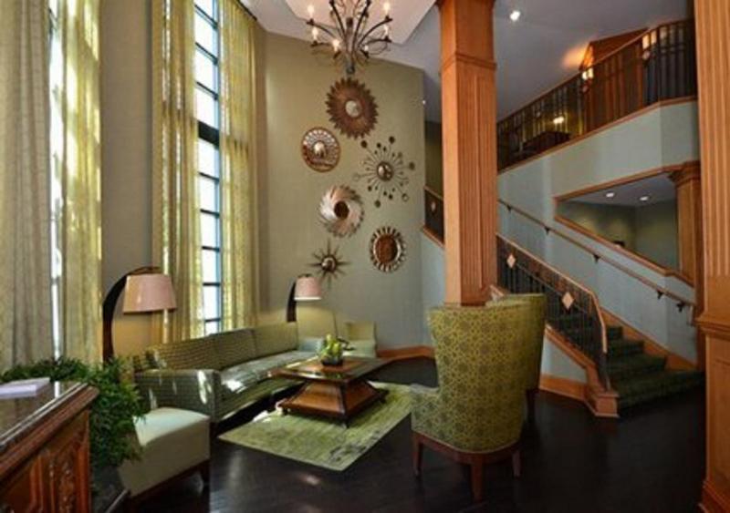 Moxy Downtown Hotel