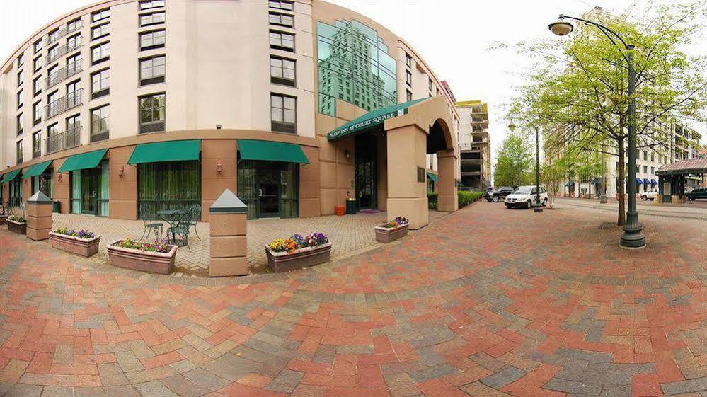 Moxy Downtown Hotel 3*