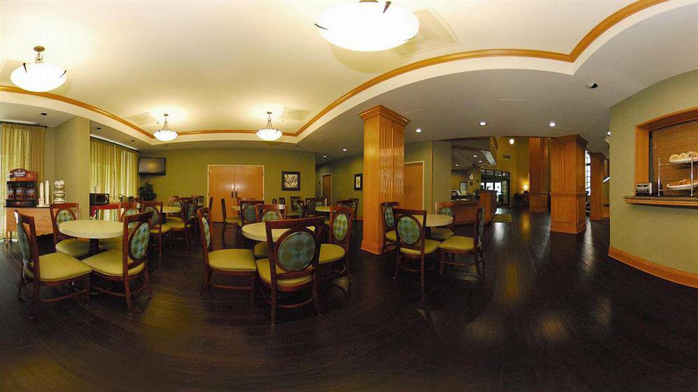 Moxy Downtown Hotel 3*