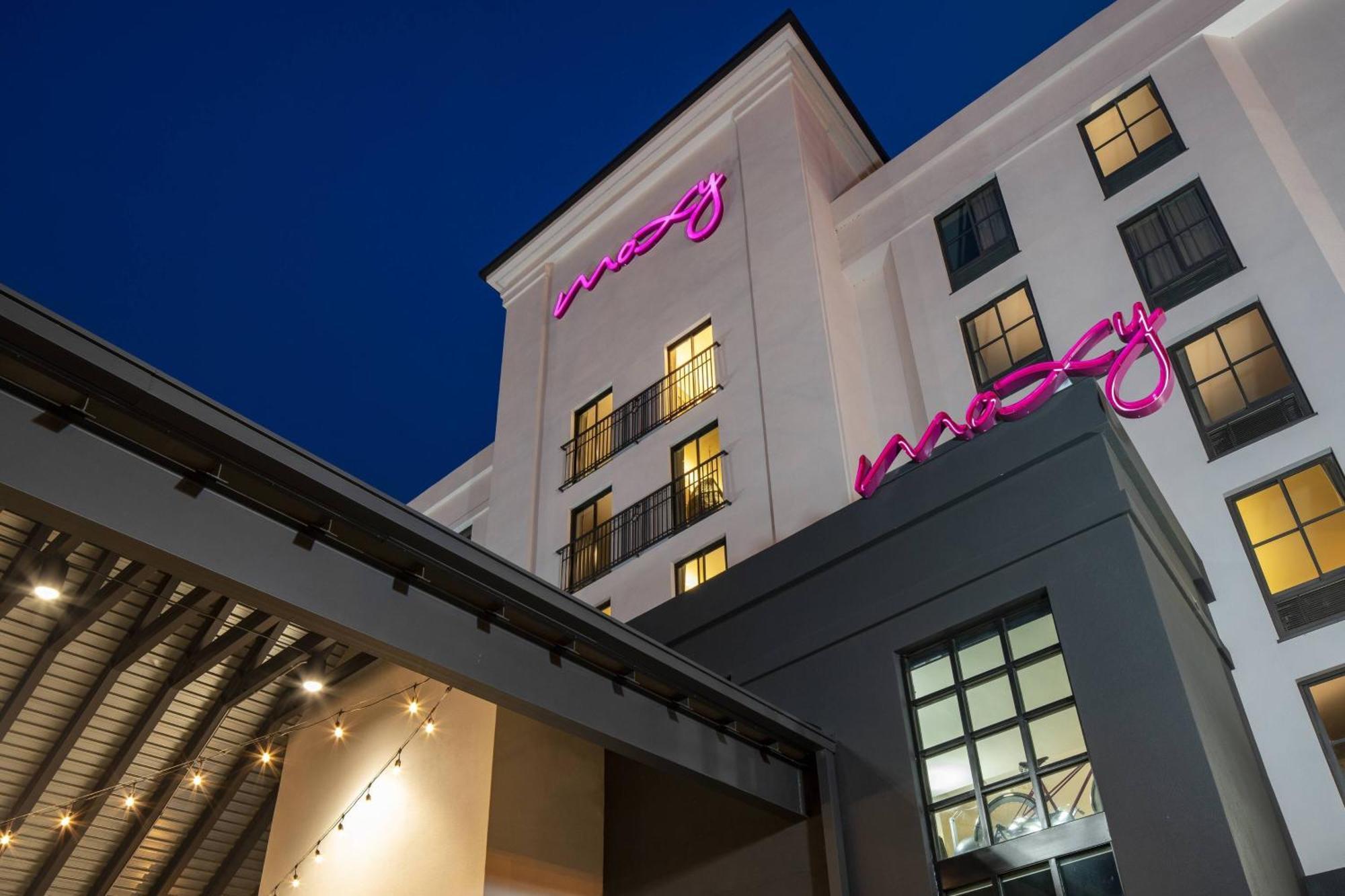 Hotel Moxy Downtown